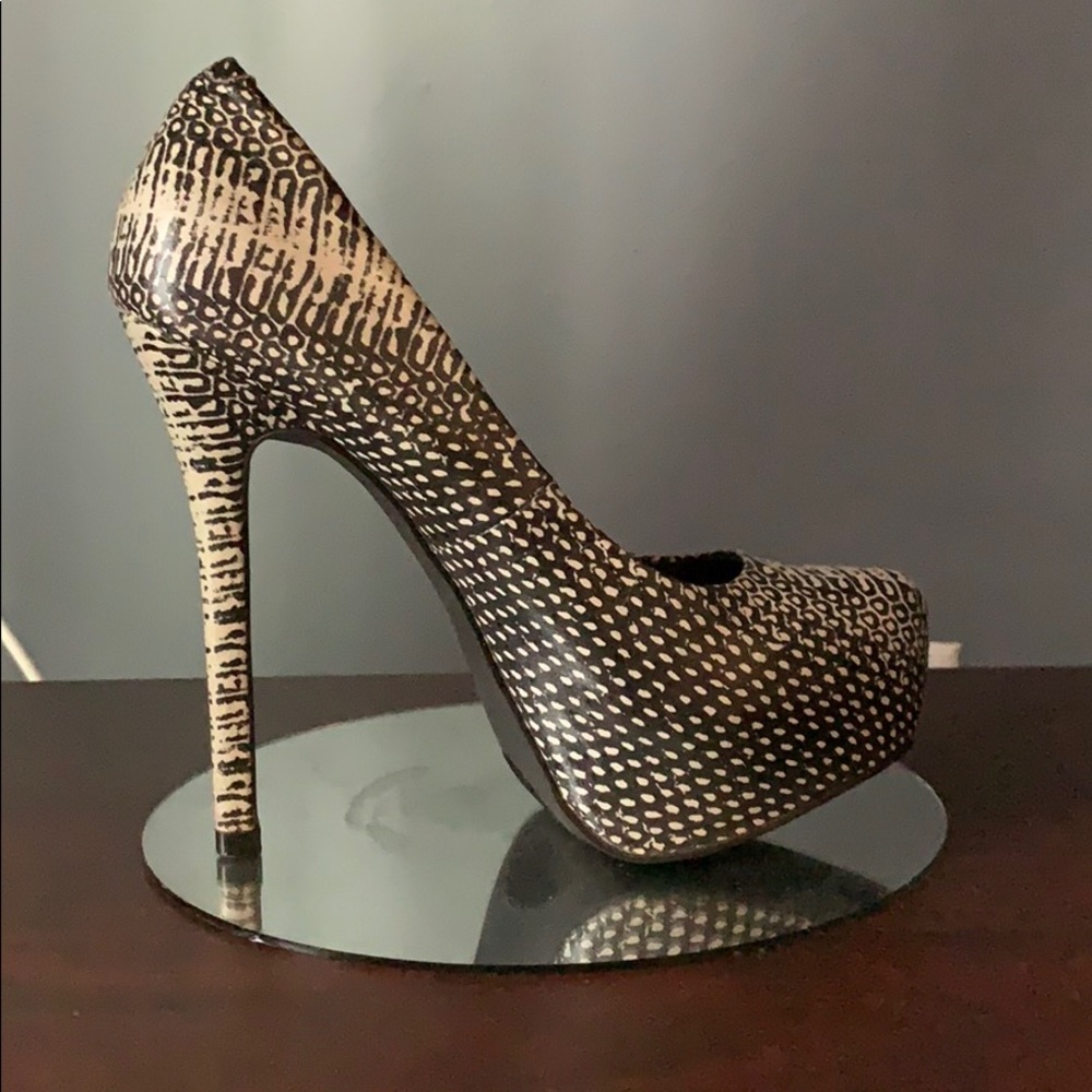 Black/white Steve Madden heels